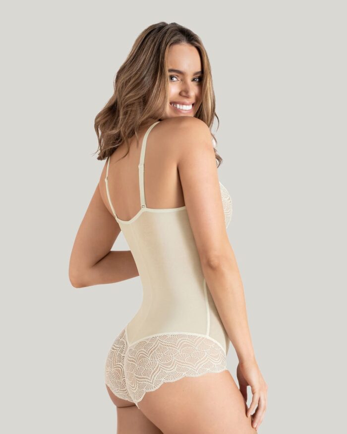 Body en encaje y tul de control suave con calzón estilo pantaleta - Imagen 2